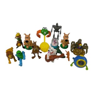 Mixed Small Character Toy Lot Scooby-Doo M&Ms Toy Story Iron Giant & Fast Food Figures