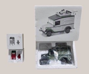 Dept. 56 Heritage Village Village Express Van & Mail Box  Fire Hydrant Accessories