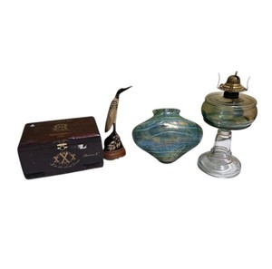 Decorative Lot Queen Oil Lamp, Iridescent Glass Vase, Hand Carved Buffalo Horn Bird & Fuente Cigar Box