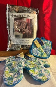 Tapestry throw & NOS home collection oven mitt and pot holders
