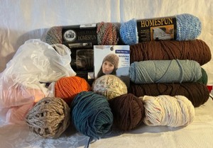 Large group craft lion brand homespun knitting sewing yarn