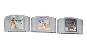 Nintendo 64 Game & Trading Card Lot  Quake, Rogue Squadron, Madden 2000, Pokmon & Sports Cards