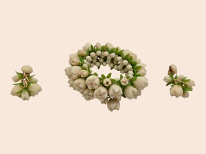 Hong Kong Cream Floral Bracelet & Clip-On Earrings Set  3 Pieces