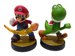 Nintendo Amiibo Mario & Yoshi Figure Lot NVL-001