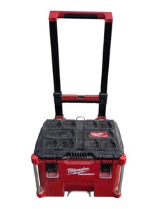 Milwaukee PACKOUT Rolling Tool Box Case With Extendable Handle