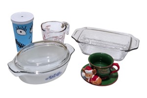 Mixed Kitchen Glassware Lot  Anchor Hocking 1.5 Qt Dish, Glass Loaf Pan, Measuring Cup, Mugs & Tumbler