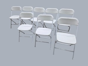 Lot of 8 White Folding Chairs  Metal Frame Plastic SeatBack