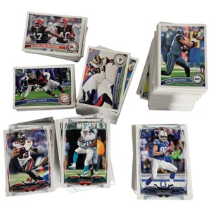 Approx. 3 lb 8 oz Topps NFL Football Trading Card Bulk Lot Mixed Teams & Players
