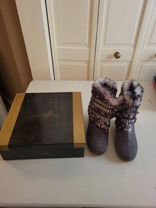 Jean Beauce Womens Wedge Ankle Boots Grey Faux Fur Studded 8.5W
