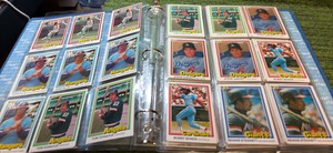 1981 Donruss MLB Lot of Doubles in Binder Mixed Baseball Cards Variations & Regionals