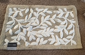 Madison Park Bath Rug 21 in x 34 in Tan and White Color 100% Cotton