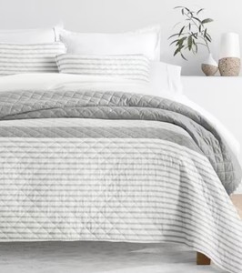 King - All Season 3-Pcs Summer Stripes Reversible Microfiber Quilt Set with Shams RETAIL $90.00