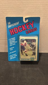 50 different original auto print hockey Cards in a sealed pack
