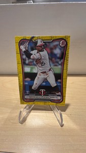 2026 Bowman, yellow scorecard Byron Buxton serial #4675