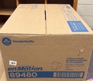 Full box of paper towels, 89480