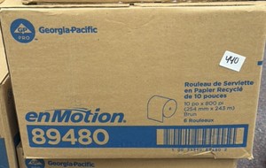 Full box of paper towels, 89480