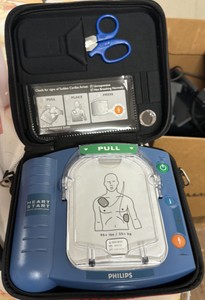 AED in CPR first responders Kit, external defibrillator
