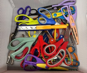 tote of scissors