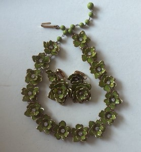 Vintage 1960s Green Enamel Flower Necklace & Earring Set