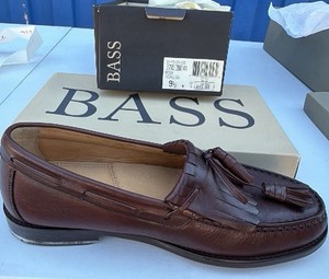 NIB Bass Weejuns Womens 9.5M Brown Medallion Leather Tassel Loafers Vintage