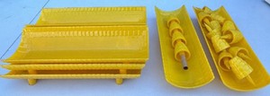 Vintage Retro Yellow Plastic Corn on the Cob Dish & Skewer Set