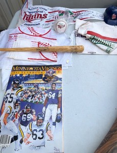 Vintage Minnesota Sports Memorabilia Lot  Twins, Vikings, 1987 World Series & Louisville Slugger Bat