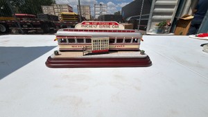 Vintage 1993 Danbury Mint Mickeys Diner Light-Up Sculpture - St. Paul, MN