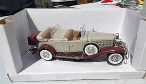 1932 Cadillac V sport