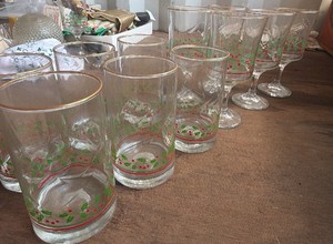 vintage Arbys Christmas glass were set 12 in lot