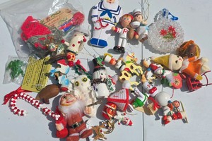 Large Lot of Vintage & Retro Assorted Christmas Tree Ornaments