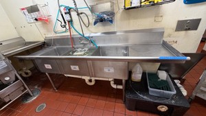 Stainless Steel 3-compartment sink faucet w pull-down sprayer