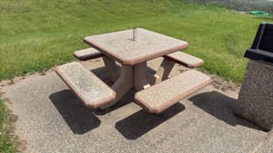 One-piece 4-bench Pebble Patio Table