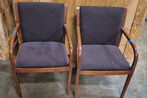 office waiting from chairs