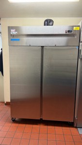 Avantco 54 two-section  reach-in freezer -Works