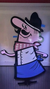 60 Pizza Hut Pete architectural restaurant mascot sign