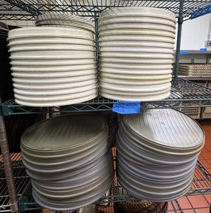 Pizza pan separators