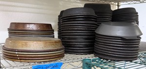Deep dish pizza pans