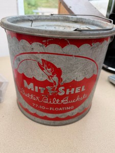 Vintage Mite-Shel Floating Minnow Bait Bucket  Galvanized Fishing Bucket