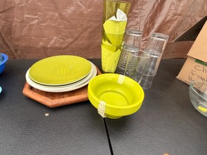 Lot of Green Dishes, Bowls & Cups.