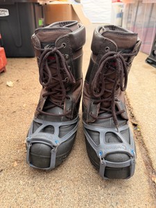 Kahtoola Winter Traction Cleats w Insulated Itasca Winter Boots Size 8
