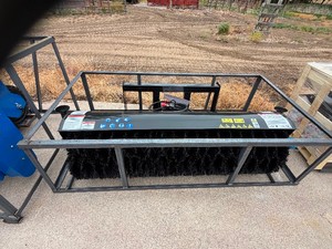 UNUSED SKID STEER ANGLE BROOM BY MOWER KING SSAB72