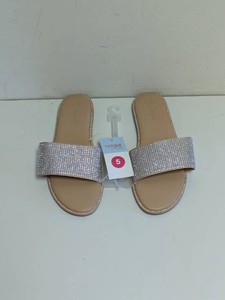 CAT & JACK WOMENS STUDDED SANDALS SIZE 5