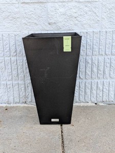 VERADEK OUTDOOR TAPER PLANTER