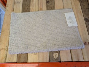 THRESHOLD WASHABLE ACCENT RUG CREAM