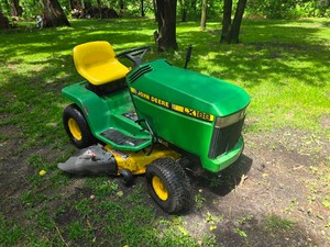 John Deere LX188 Lawn Tractor