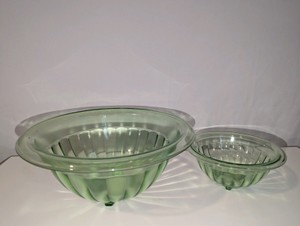 Vintage green depression glass mixing bowls, glow under uv