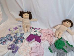 1984 Cabbage Patch Dolls and Clothes