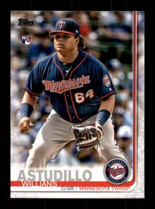 2019 Topps - Willians Astudillo #448 Fielding (RC) Rookie Card