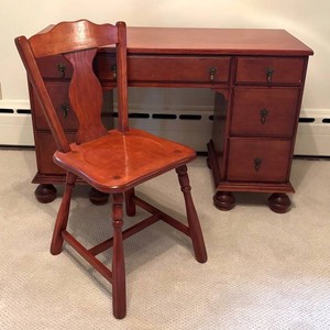 BR1 - Vintage Maple Desk With Chair