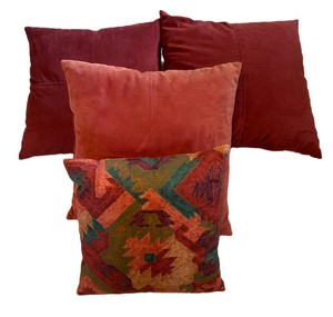 BR1 - Accent Pillows (Lot of 4)